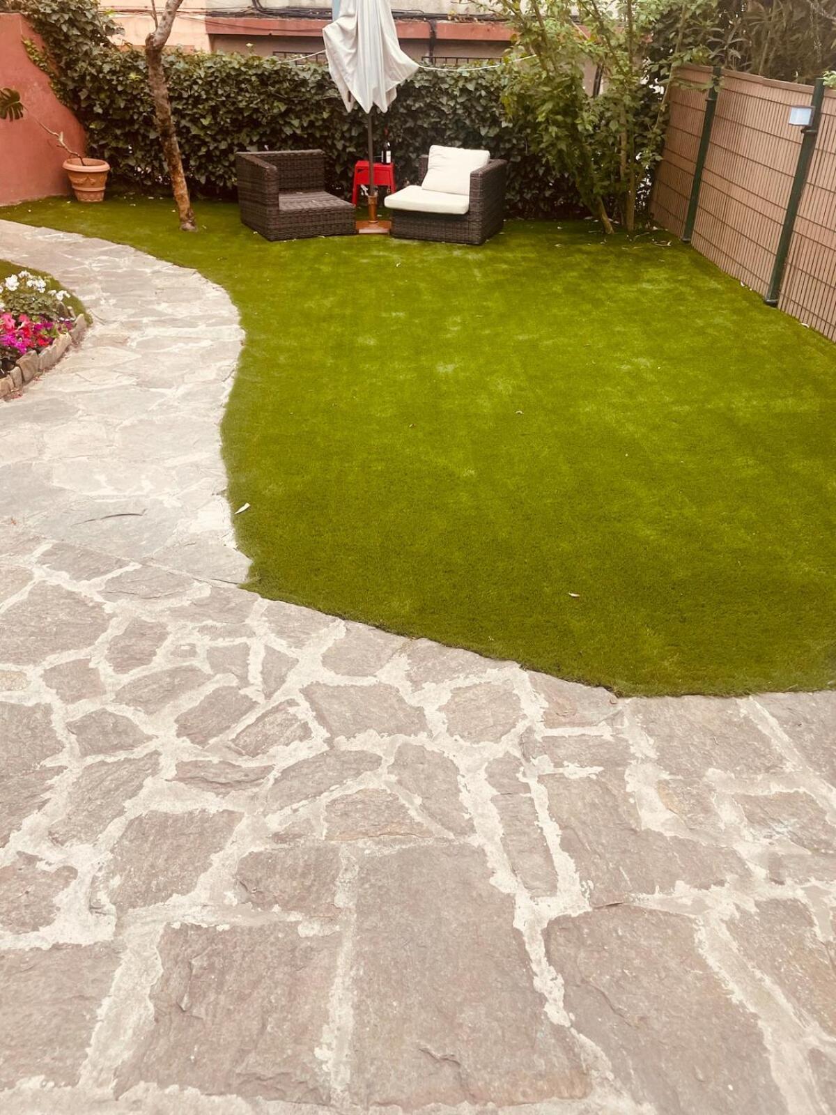 Garden House In The Center *